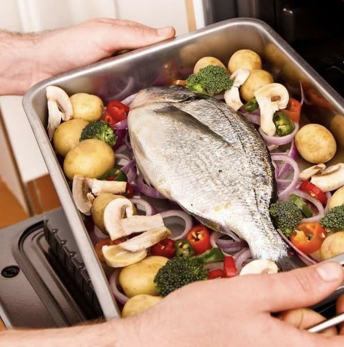 راهکارهای از بین بردن بوی بد ماهی از ظروف